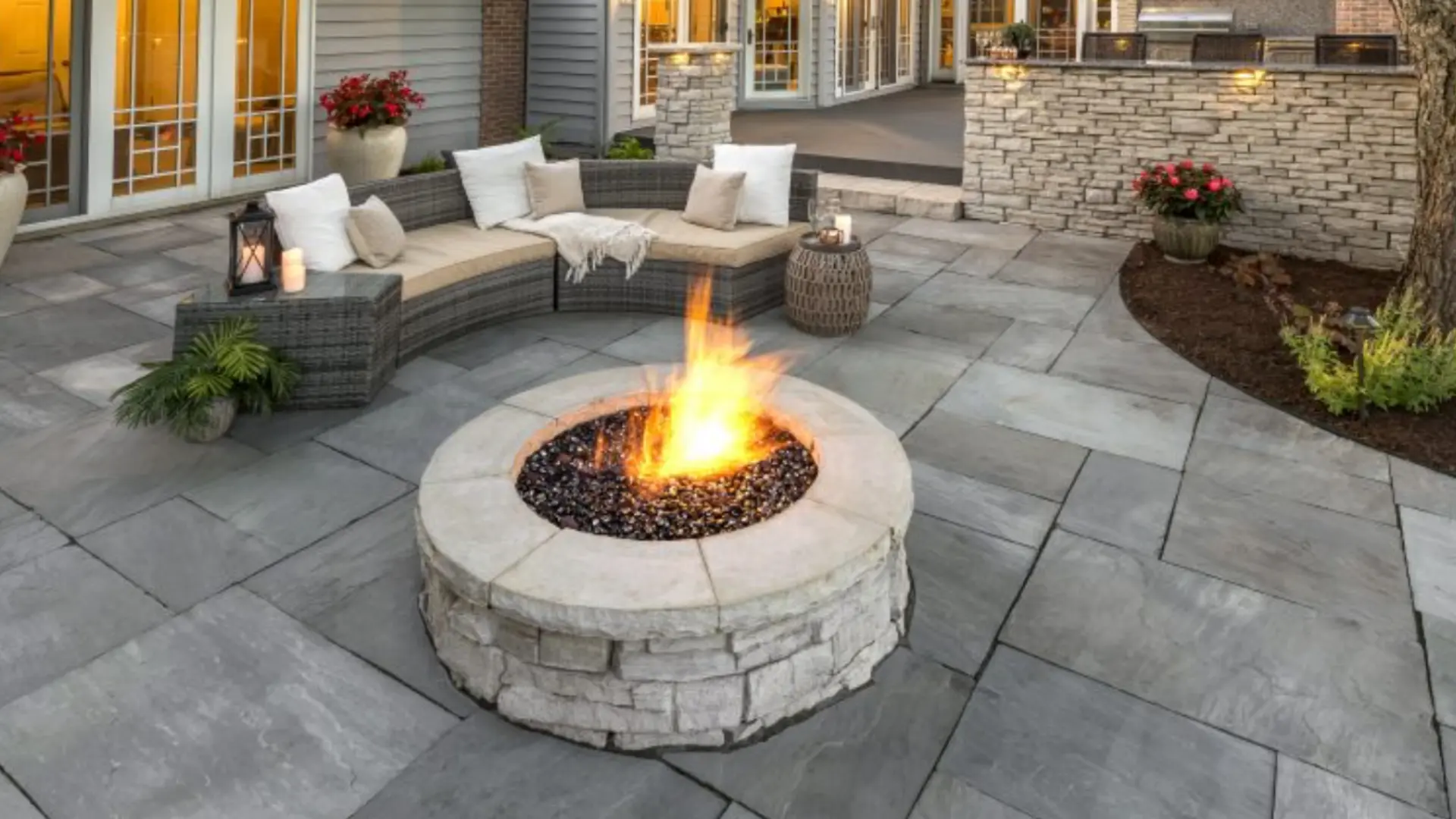 Do Gas or Wood-Burning Fire Pits Emit More Heat?