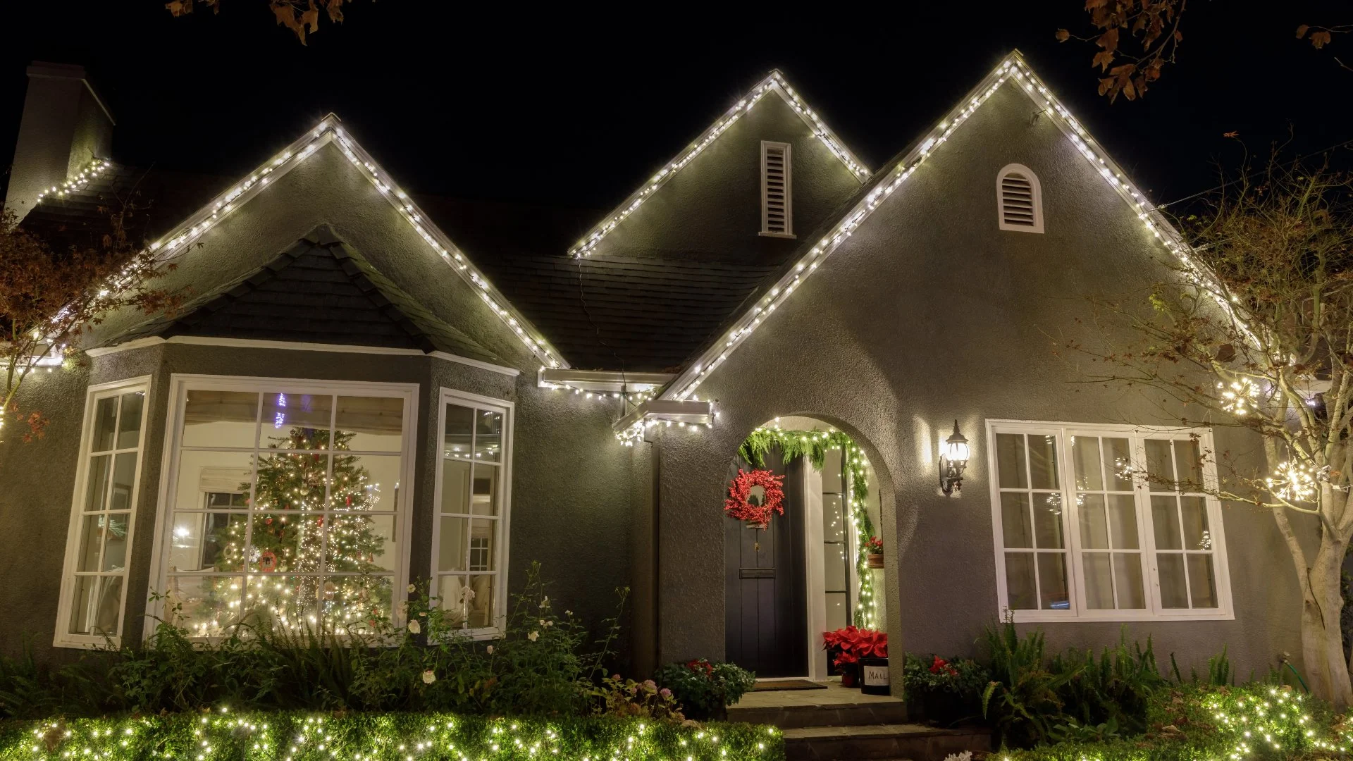 Is There a Difference Between Cool White & Warm White Holiday Lights?